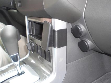 Nissan Pathfinder 10-12, Abgewinkelt