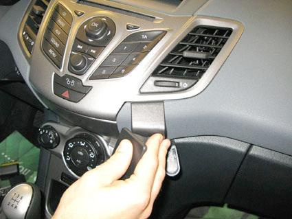 Ford Fiesta 09-15, Abgewinkelt