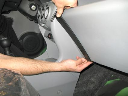 Nissan Pixo 09-15, angewinkelt