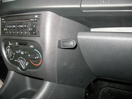 Peugeot 206+ 09-13, angewinkelt