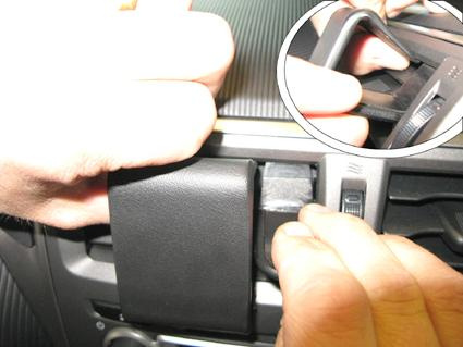Subaru Trezia 11-14, zentriert