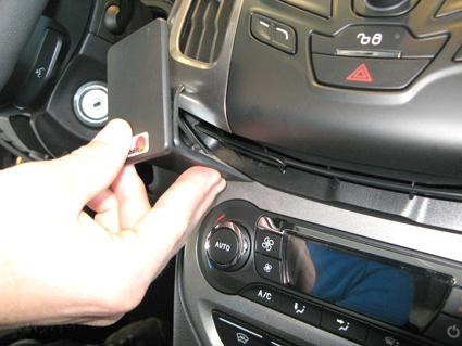 Ford Focus 11-15, zentriert
