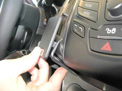 Ford Focus 11-15, zentriert