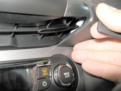 Ford Focus 11-15, angewinkelt