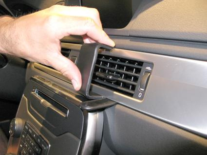 Volvo V70 12-15, Abgewinkelt hoch