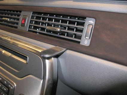 Volvo V70 12-15, Abgewinkelt hoch, Holzverkleidung