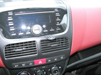 Fiat Doblo 10-14, Abgewinkelt