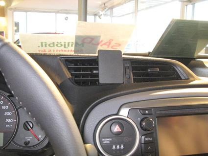 Toyota Yaris 12-14, Zentriert