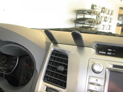 Toyota HiLux 12-15, Zentriert