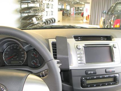 Toyota HiLux 12-15, Zentriert