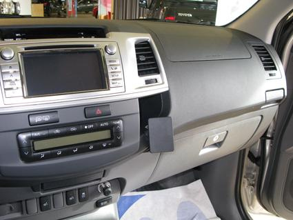 Toyota HiLux 12-15, Abgewinkelt