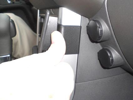 Nissan Pathfinder 10-12, Abgewinkelt, Base- und S-Modelle