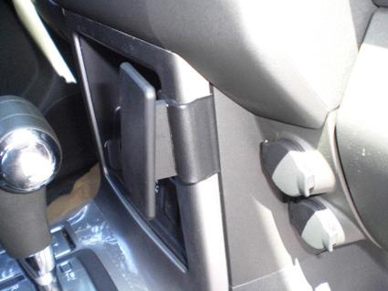 Nissan Pathfinder 10-12, Abgewinkelt, Base- und S-Modelle