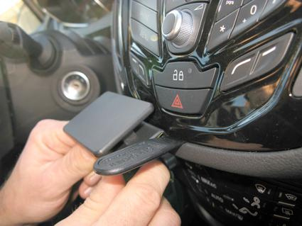 Ford B-Max 13-15, zentriert