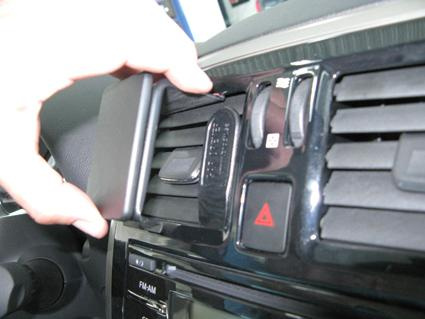 ProClip-Montagehalterung Nissan Micra 14-15, zentriert