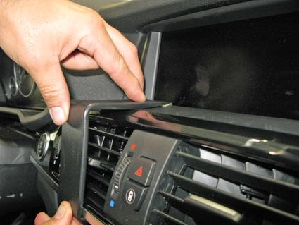 Brodit ProClip Montagehalterung BMW X3 15-15, Zentriert