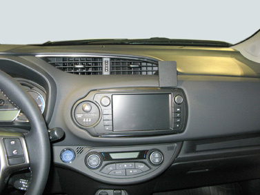 Toyota Yaris 15-, Zentriert, Rechts