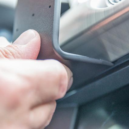 Brodit ProClip Montagehalterung Ford Mustang 15-15, Zentriert