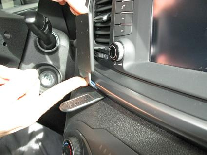 Kia Sorento 15-15, Zentriert