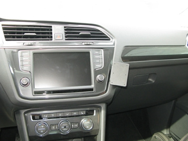 Brodit ProClip, Volkswagen Tiguan 17-24