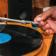 Audio Technica AT-LPW30TK Plattenspieler mit AT-VM95C-Tonabnehmer, Teak Audio Technica AT-LPW30TK Plattenspieler mit AT-VM95C-Tonabnehmer, Teak