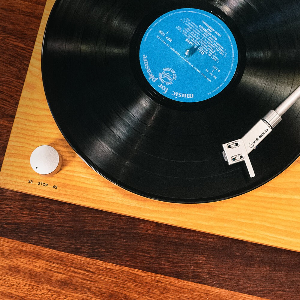 Audio Technica AT-LPW30TK Plattenspieler mit AT-VM95C-Tonabnehmer, Teak