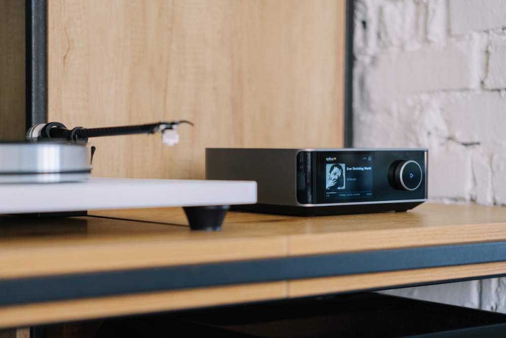 Wiim Amp Ultra Streaming-Verstärker mit HDMI ARC & Chromecast, dunkelgrau