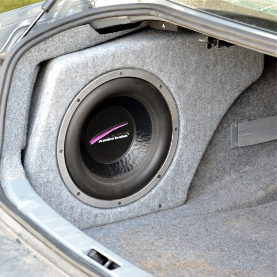 Leeres Subwoofer-Gehäuse BMW 3er E92 Coupé