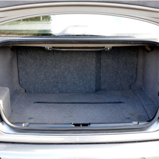 Leeres Subwoofer-Gehäuse BMW 5er E39 Limousine 94-04