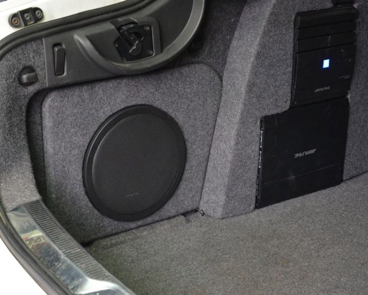 Leeres Subwoofer-Gehäuse Skoda Superb II Limousine 2008-2015