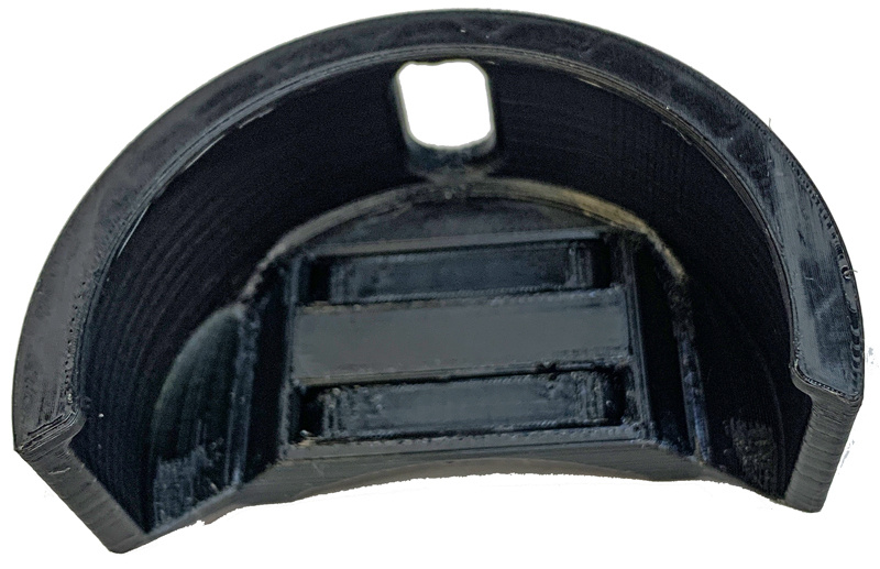 3D-gedruckter Snusdosenhalter (70x24mm) zur Montage an der Gabelholme des Motorrads (Kabelbinder).