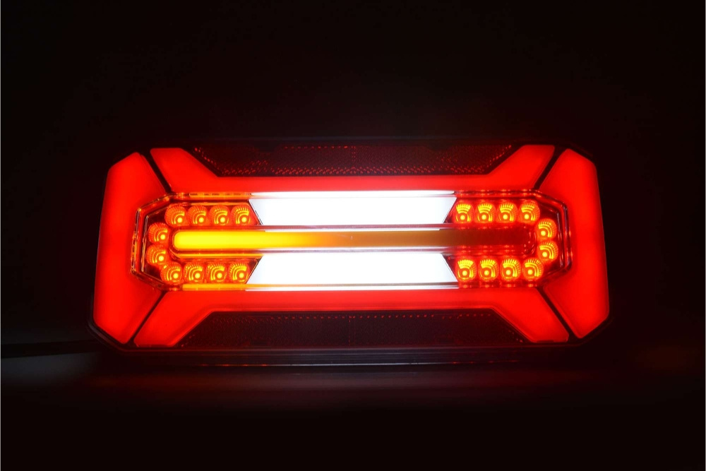Strands 5-Funktions-LED-Rücklicht - Universal, 12-24V DC, dynamischer Blinker, IP66/68