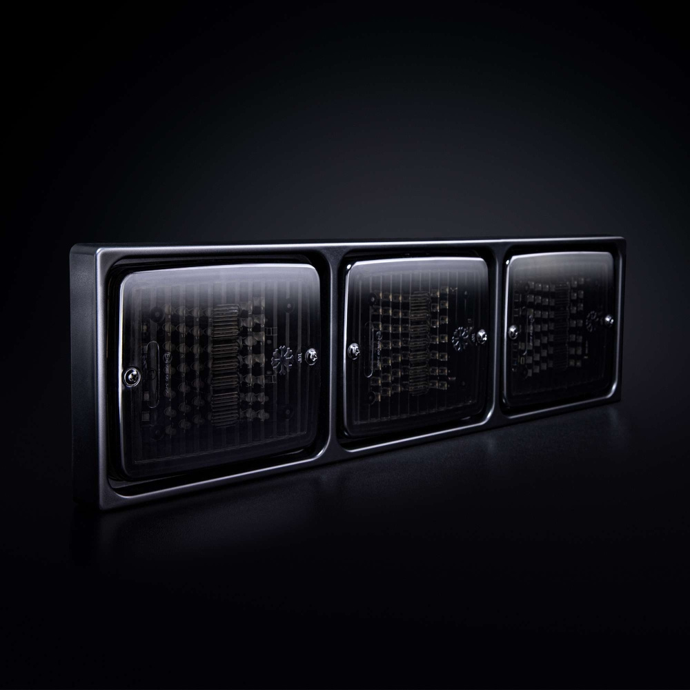 Strands Ize LED Frame 3Xsquare