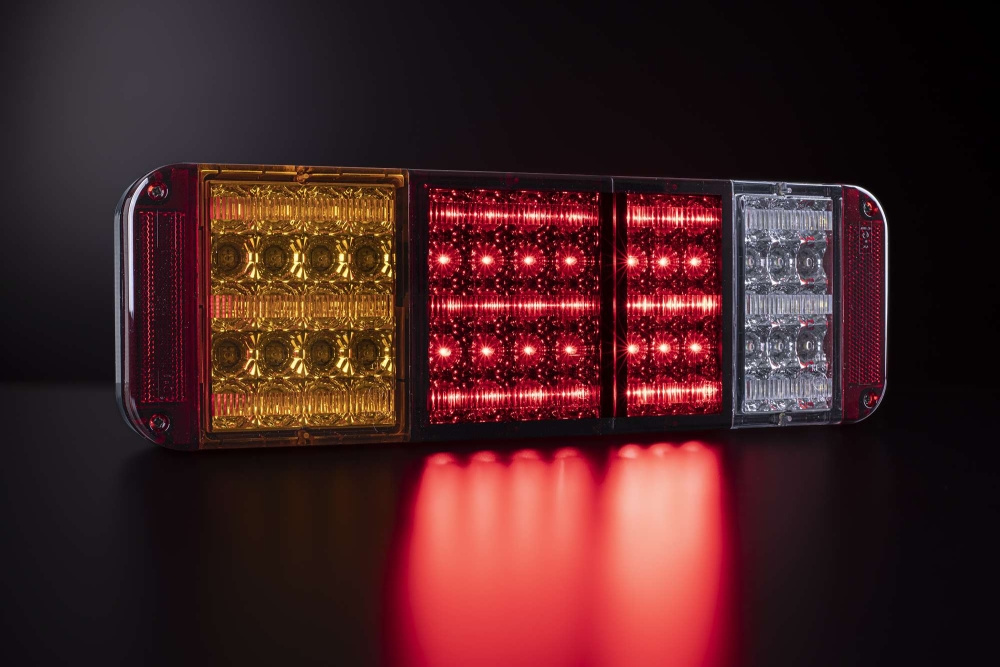 Strands Rücklicht 70LED 5 Funktionen 24V, Rücklicht/Bremse/Blinker/Rückfahrlicht/Dimmlicht
